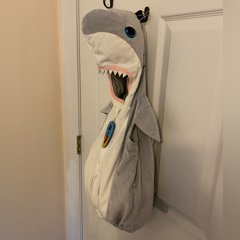 Baby shark costume for 12-18 months baby. - Picture 3 of 5